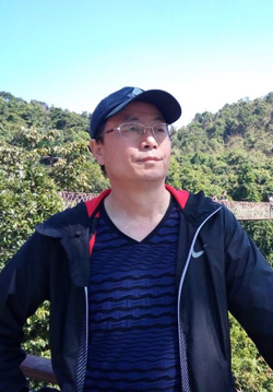 李伟.jpg